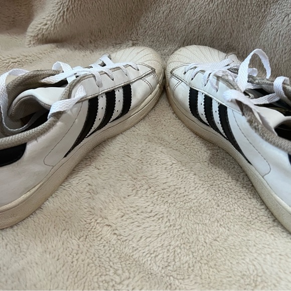 Adidas Superstar Classic Shell Toe Sneakers - Picture 3 of 8